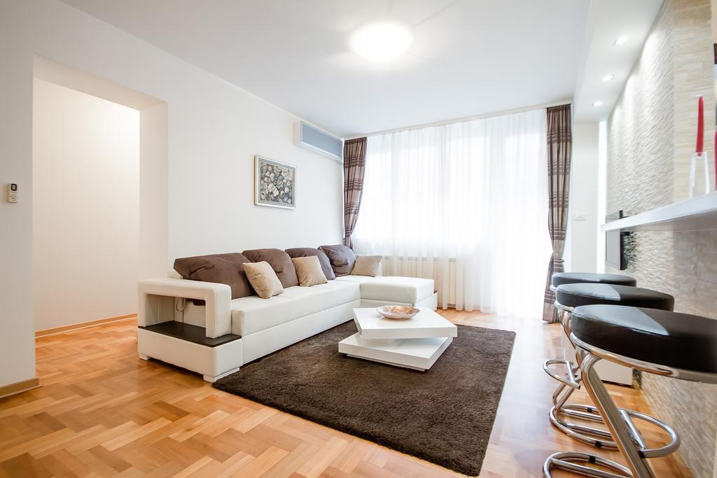 Apartments King Milan, City Center Beograd Ruang foto