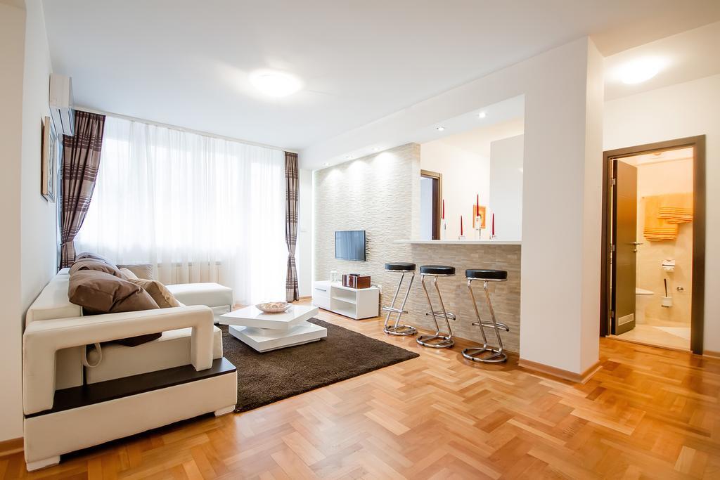 Apartments King Milan, City Center Beograd Ruang foto