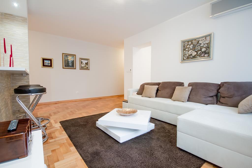 Apartments King Milan, City Center Beograd Bagian luar foto